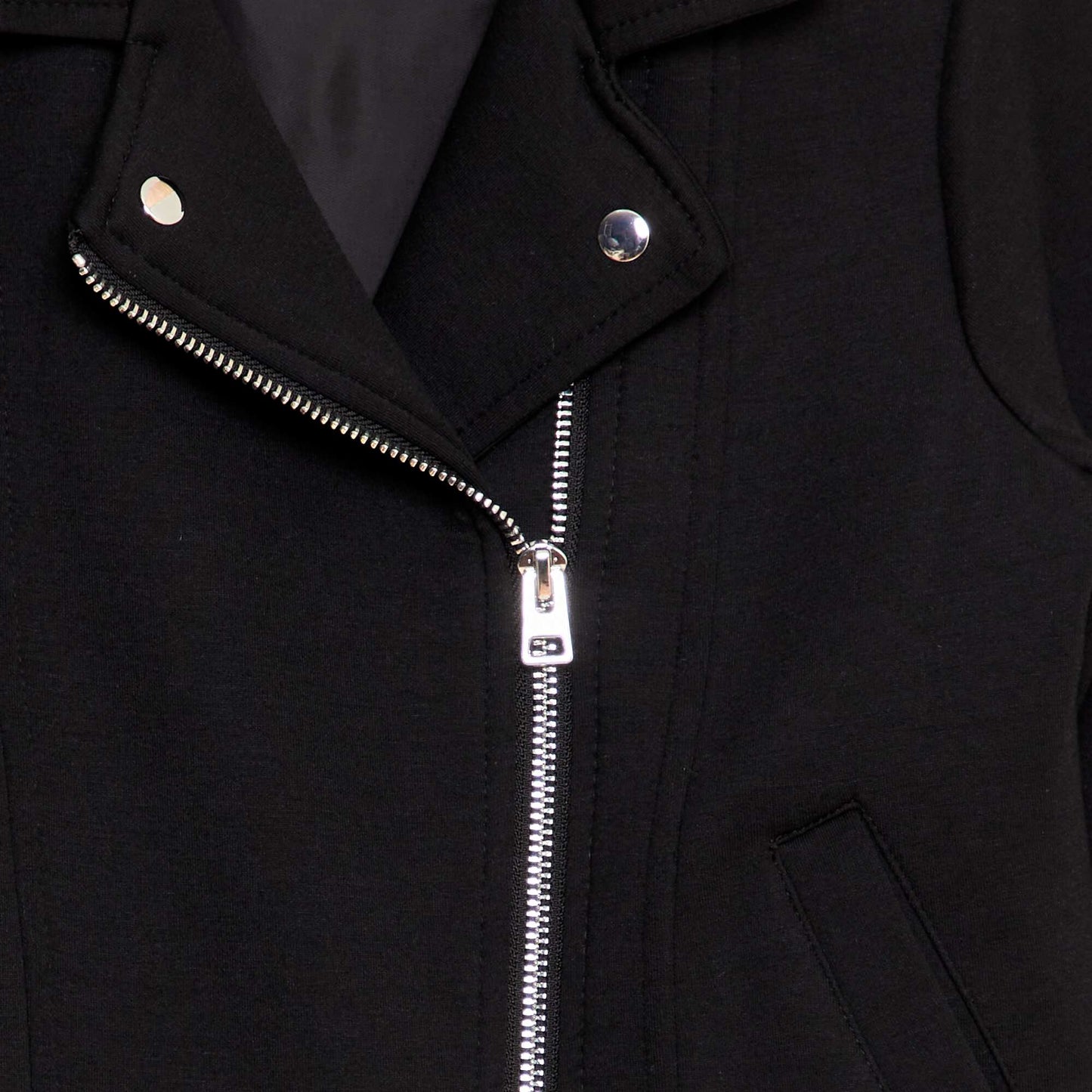 Chaqueta de punto con cierre de cremallera asimétrico negro