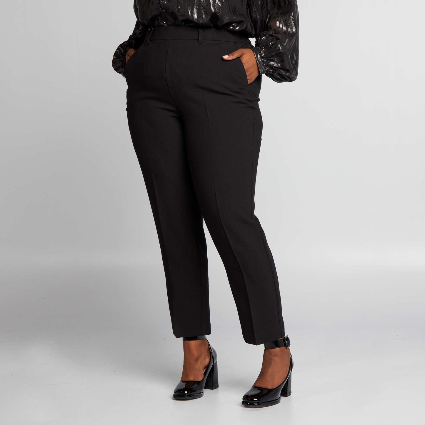 Pantalón cigarette negro