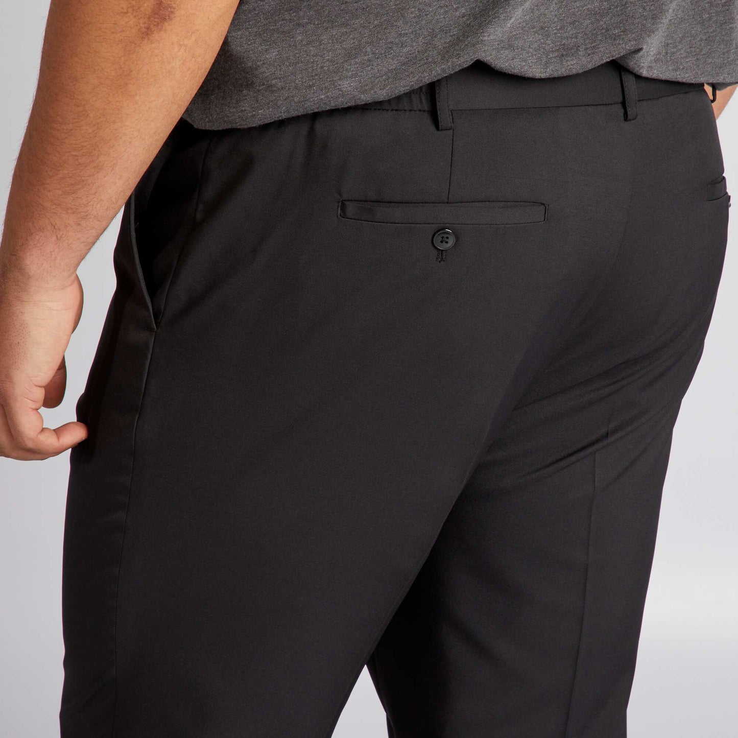 Pantalón de traje slim negro