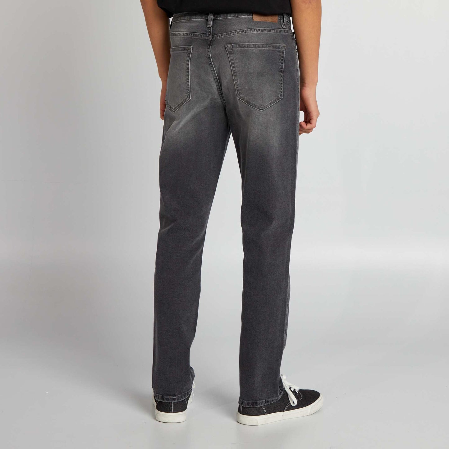 Jean slim con 5 bolsillos GRIS
