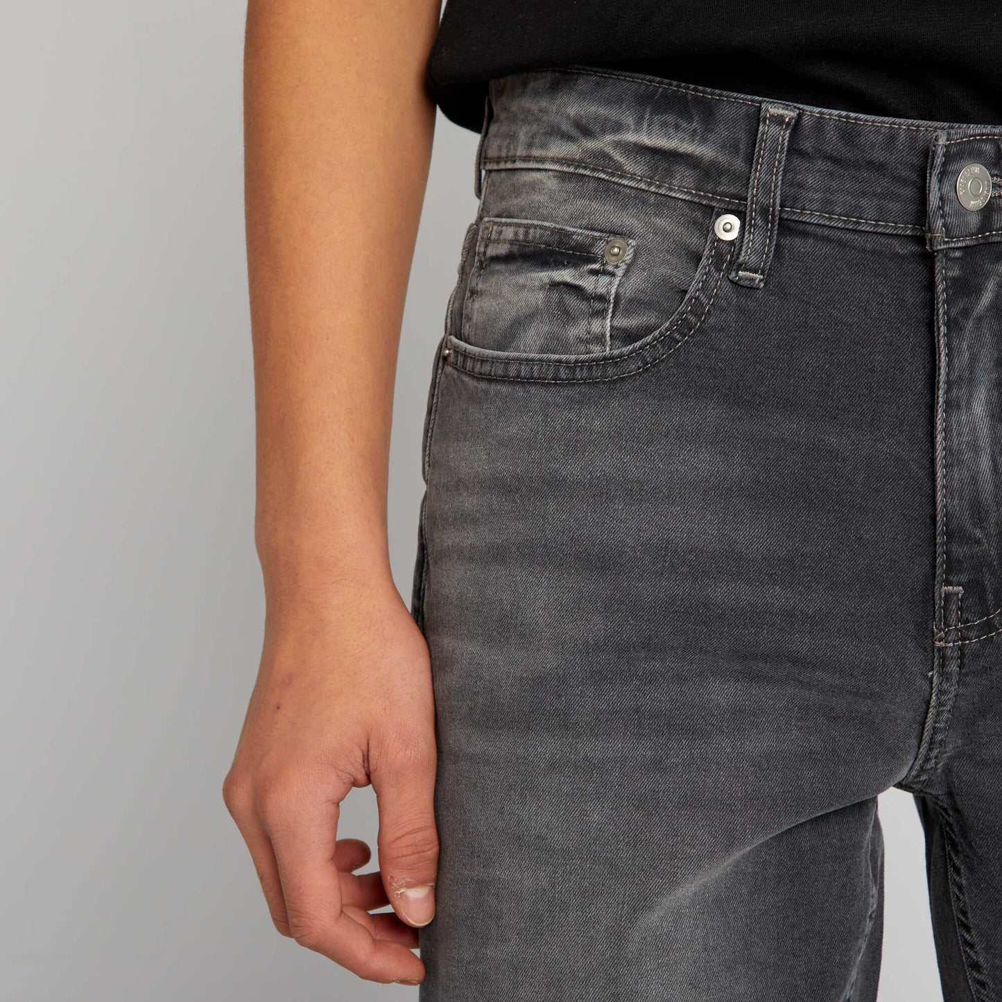Jean slim con 5 bolsillos GRIS