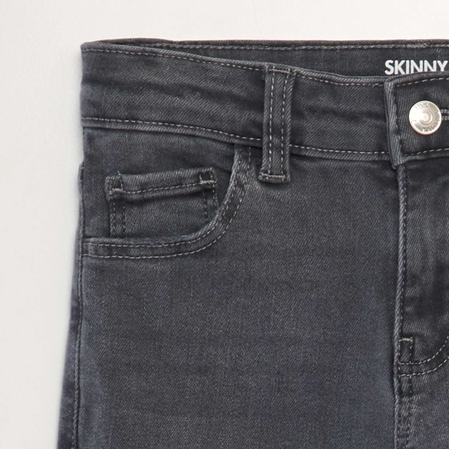 Pantalón jean skinny GRIS