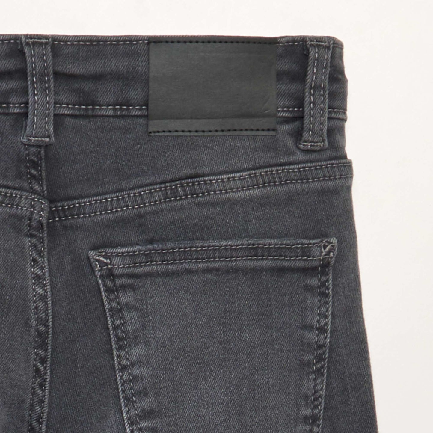 Pantalón jean skinny GRIS