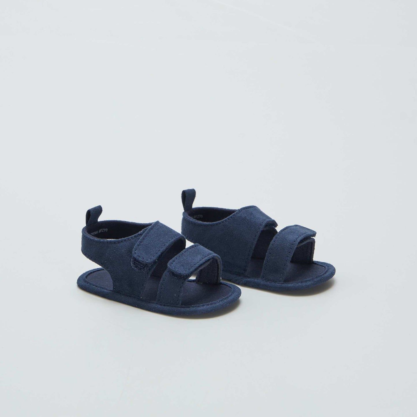Sandalias abiertas con velcro NEGRO