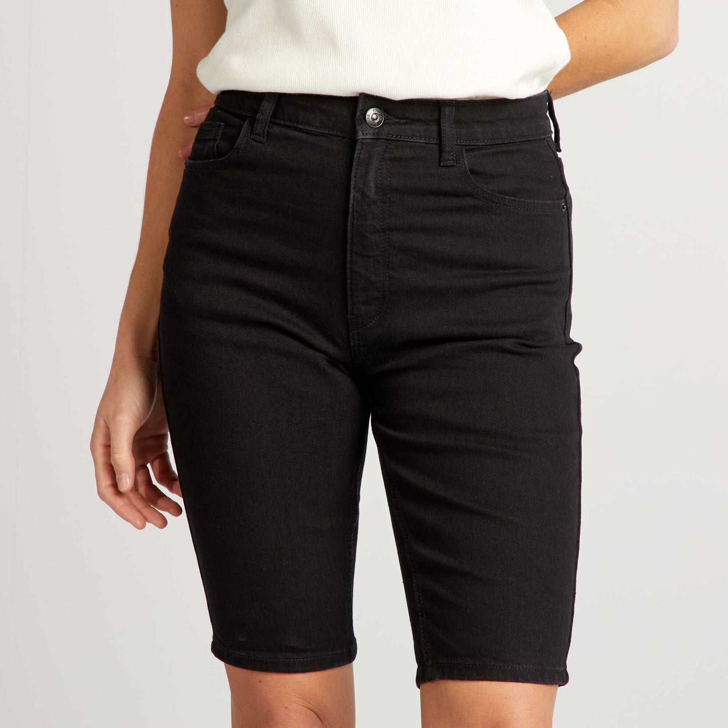 Bermudas vaqueras NEGRO