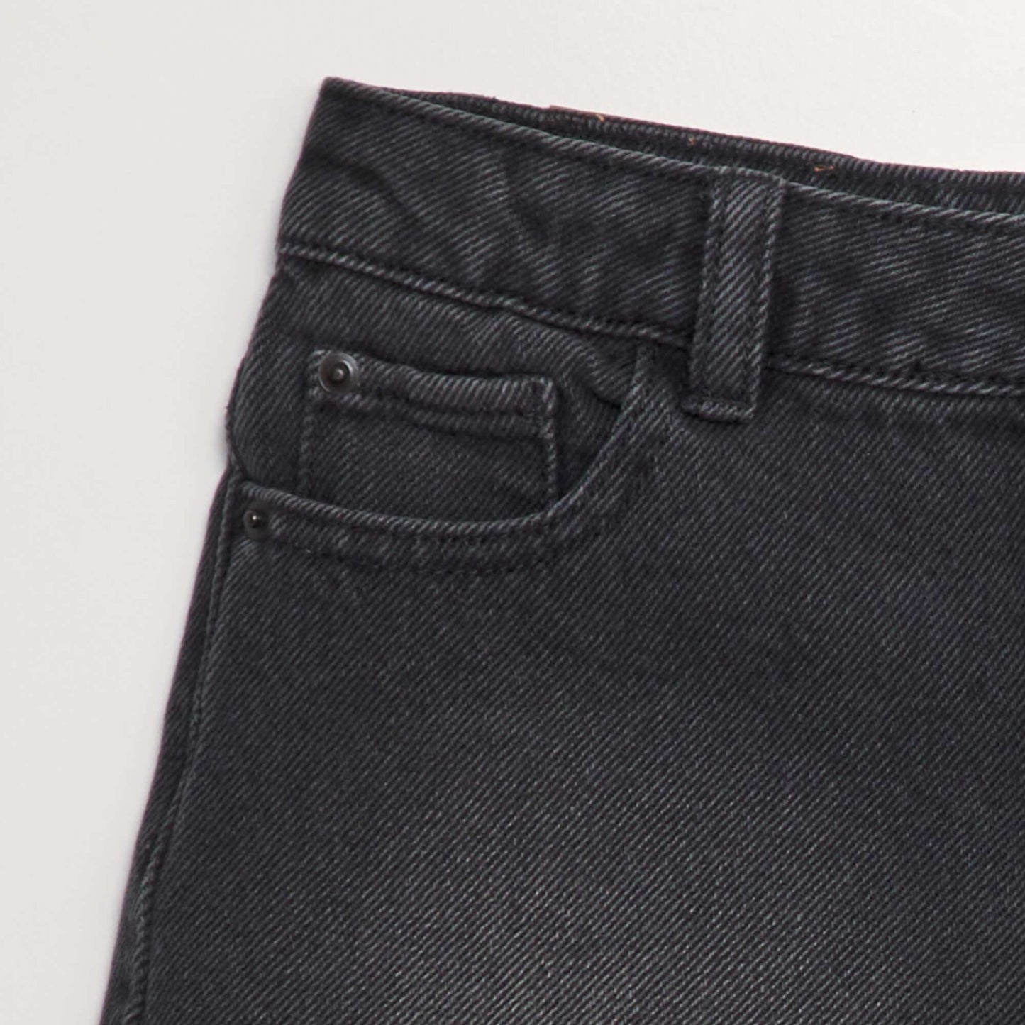 Short jean clásico NEGRO