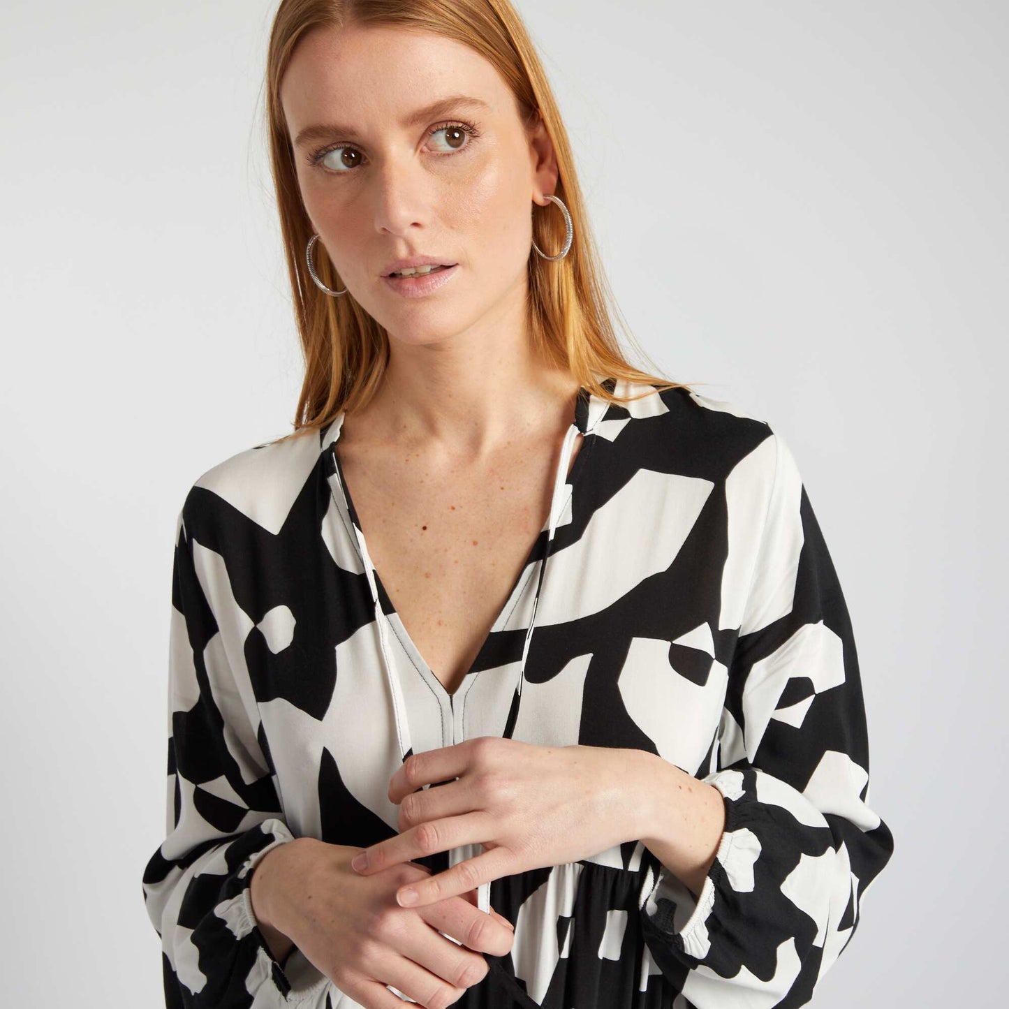 Vestido midi estampado cuello panadero NEGRO