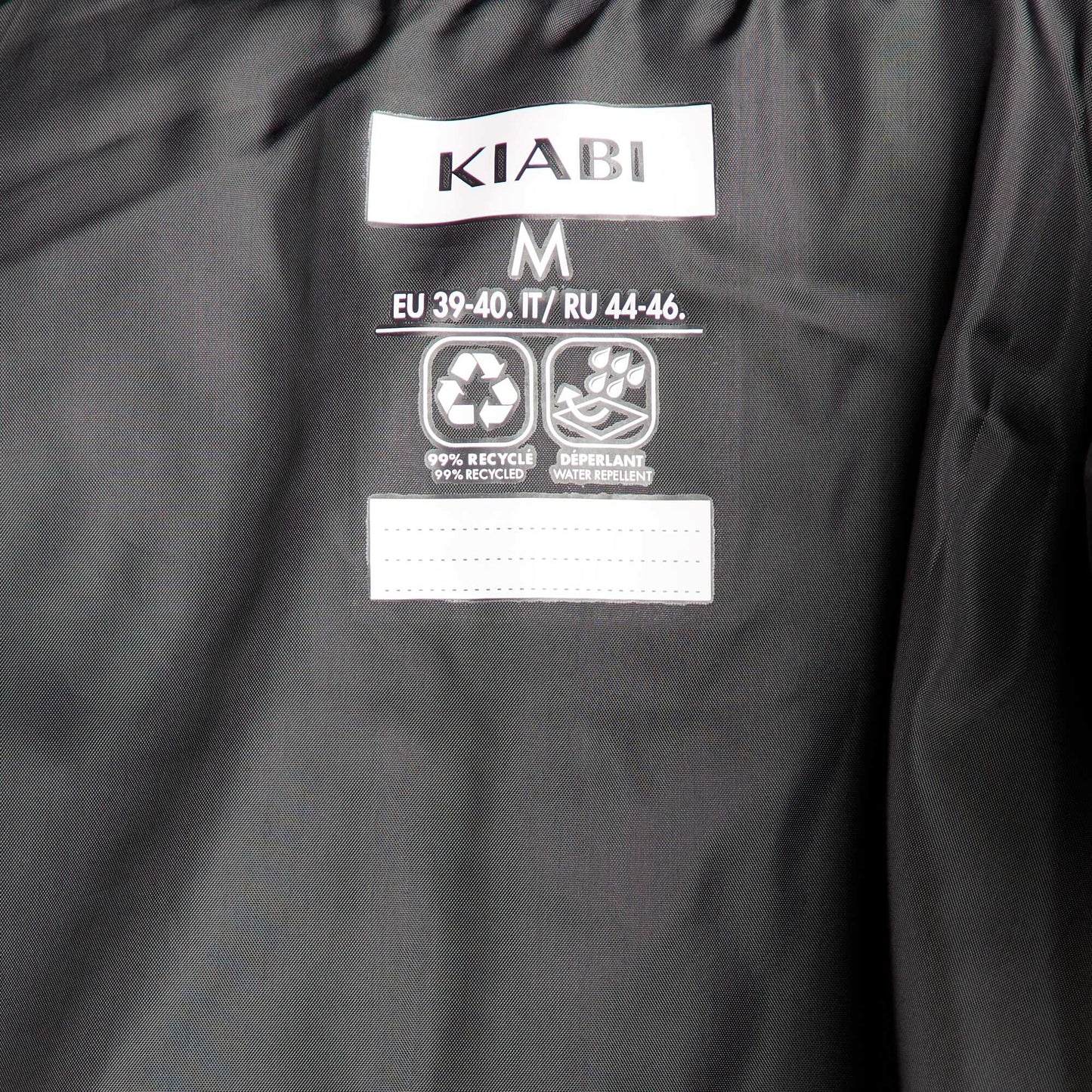 Anorak sin mangas con cuello alto negro