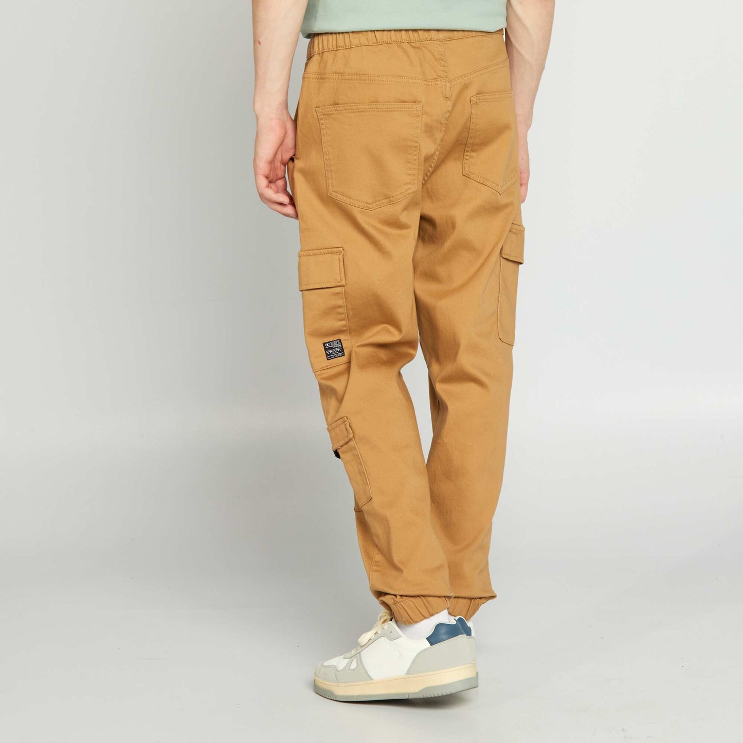 Pantalón con múltiples bolsillos BEIGE