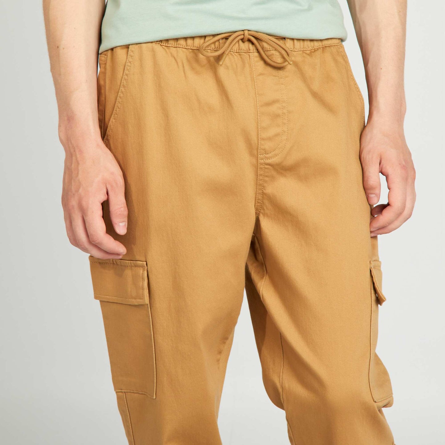 Pantalón con múltiples bolsillos BEIGE