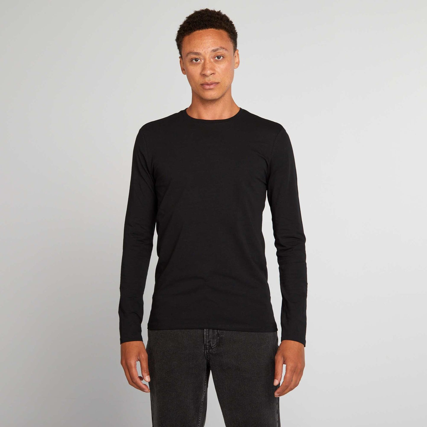 Camiseta de manga larga muscle fit negro
