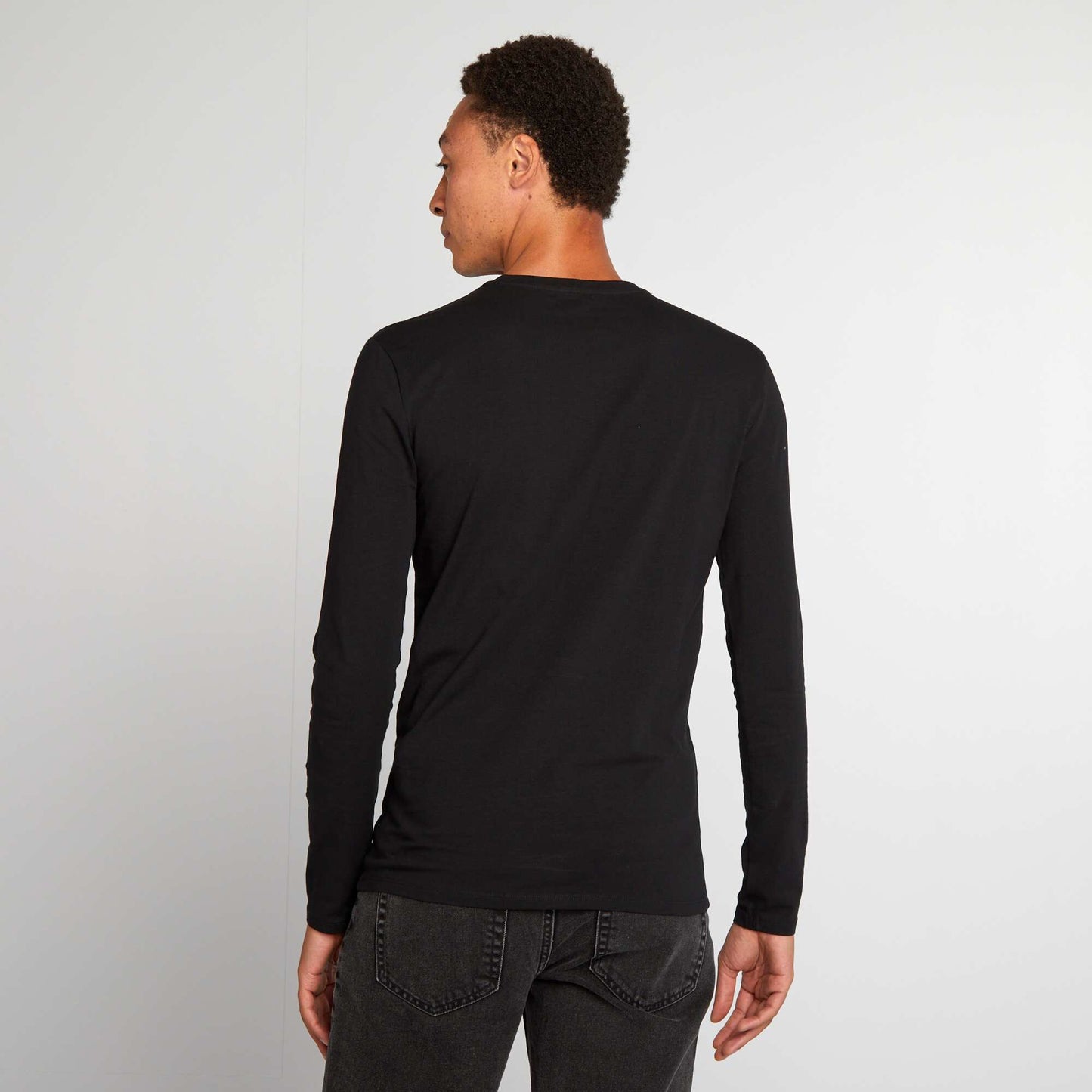Camiseta de manga larga muscle fit negro