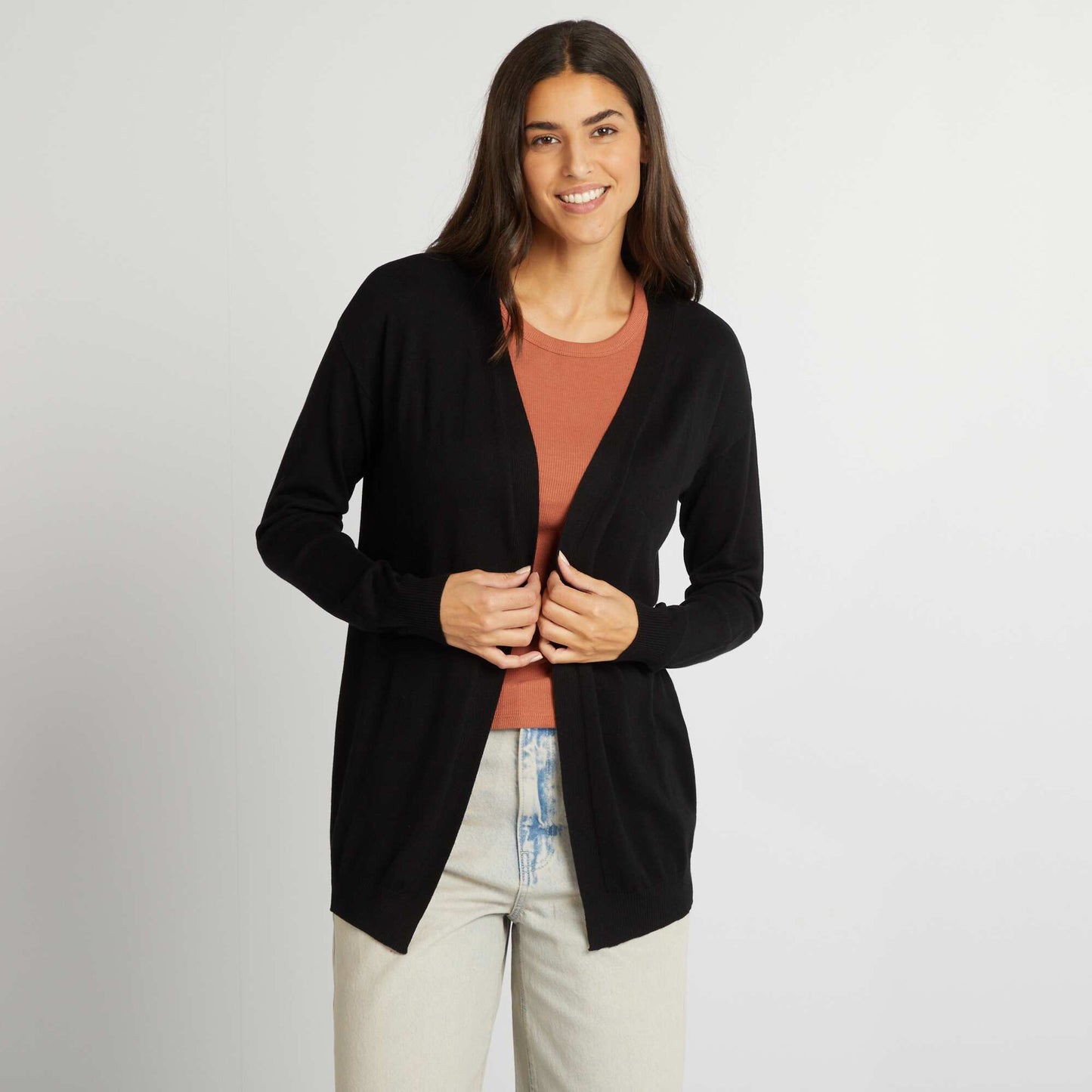 Chaqueta larga de punto fino negro