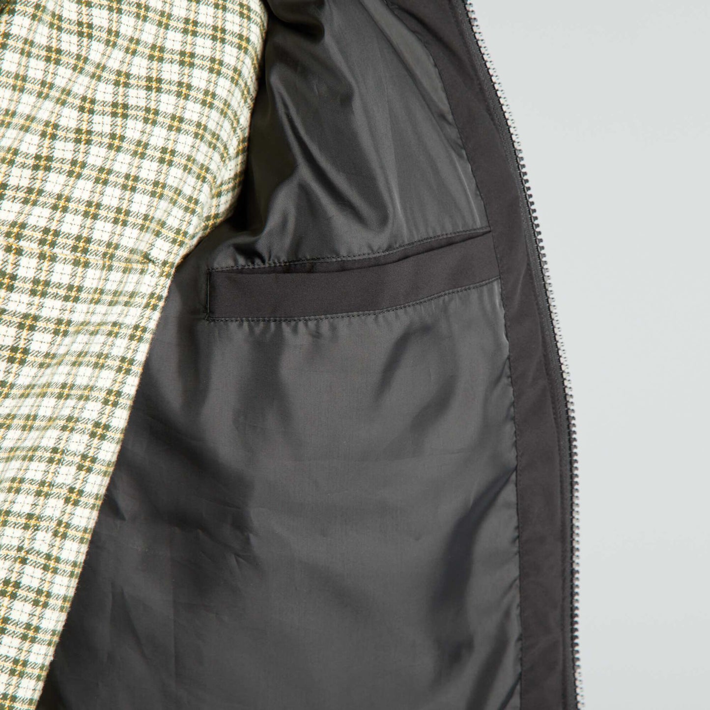 Anorak acolchado con capucha negro