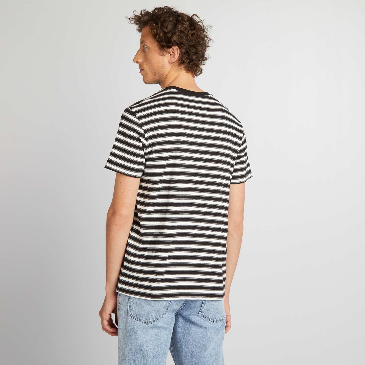 Camiseta de rayas de manga corta negro