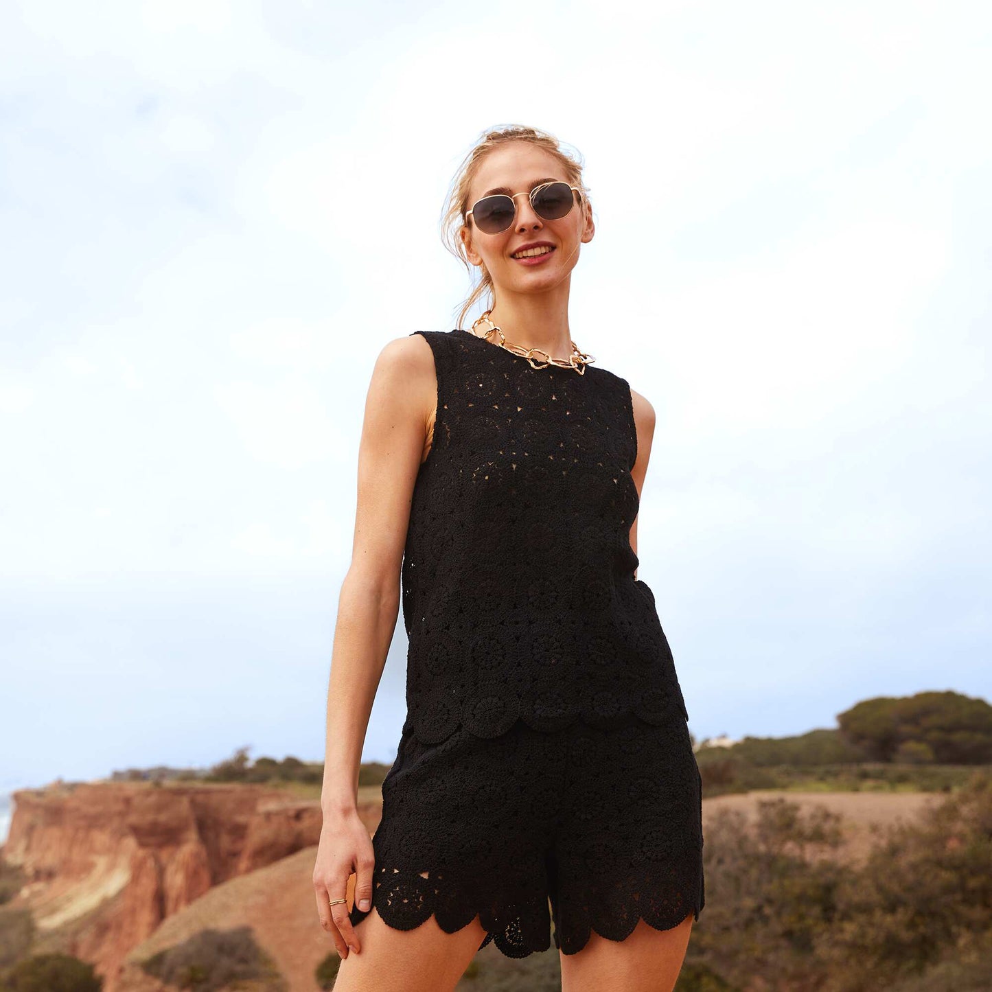 Short de macramé negro