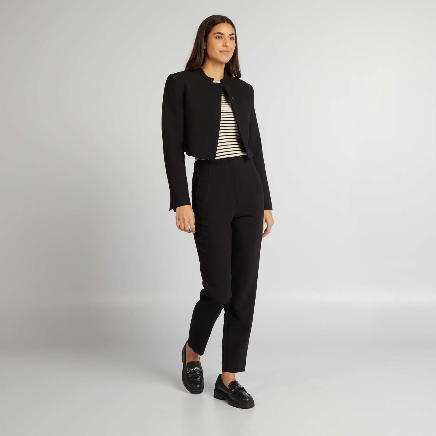 Pantalón recto de tiro alto negro