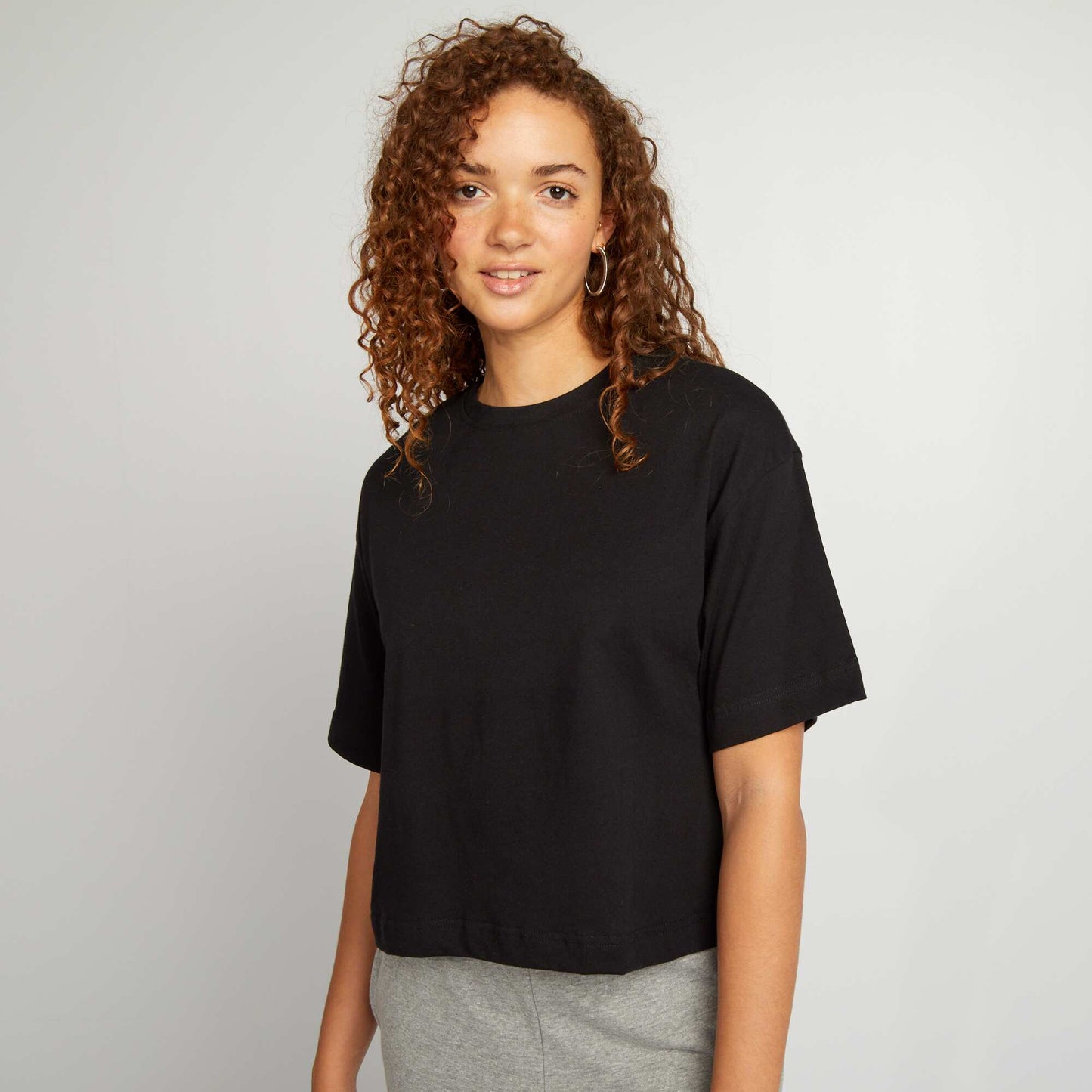 Camiseta ancha cropped negro