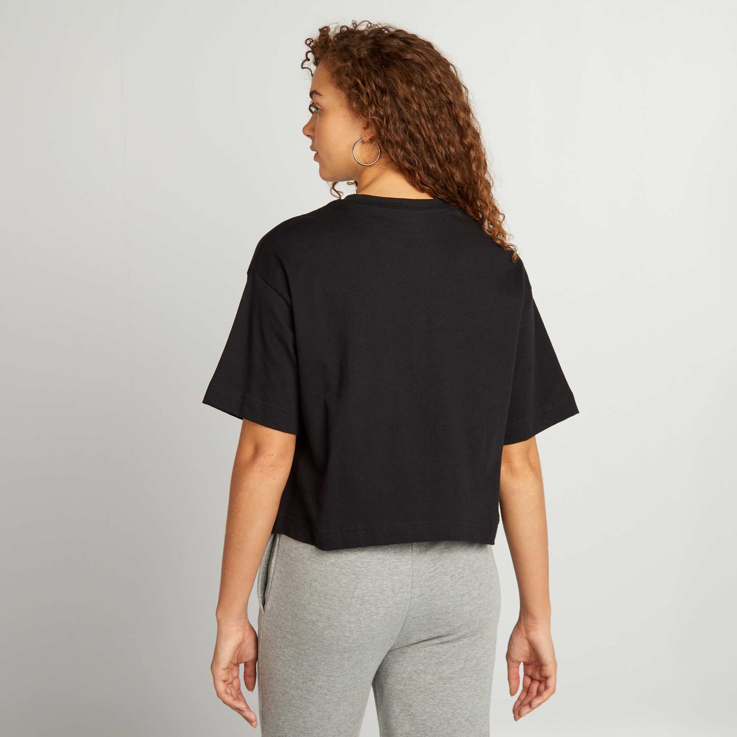 Camiseta ancha cropped negro