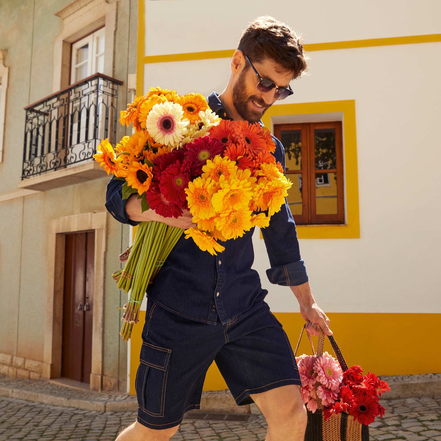 Short multibolsillos de algodón y cáñamo AZUL