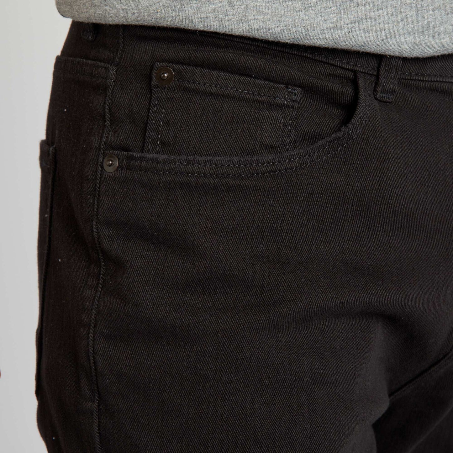 Jean slim liso negro