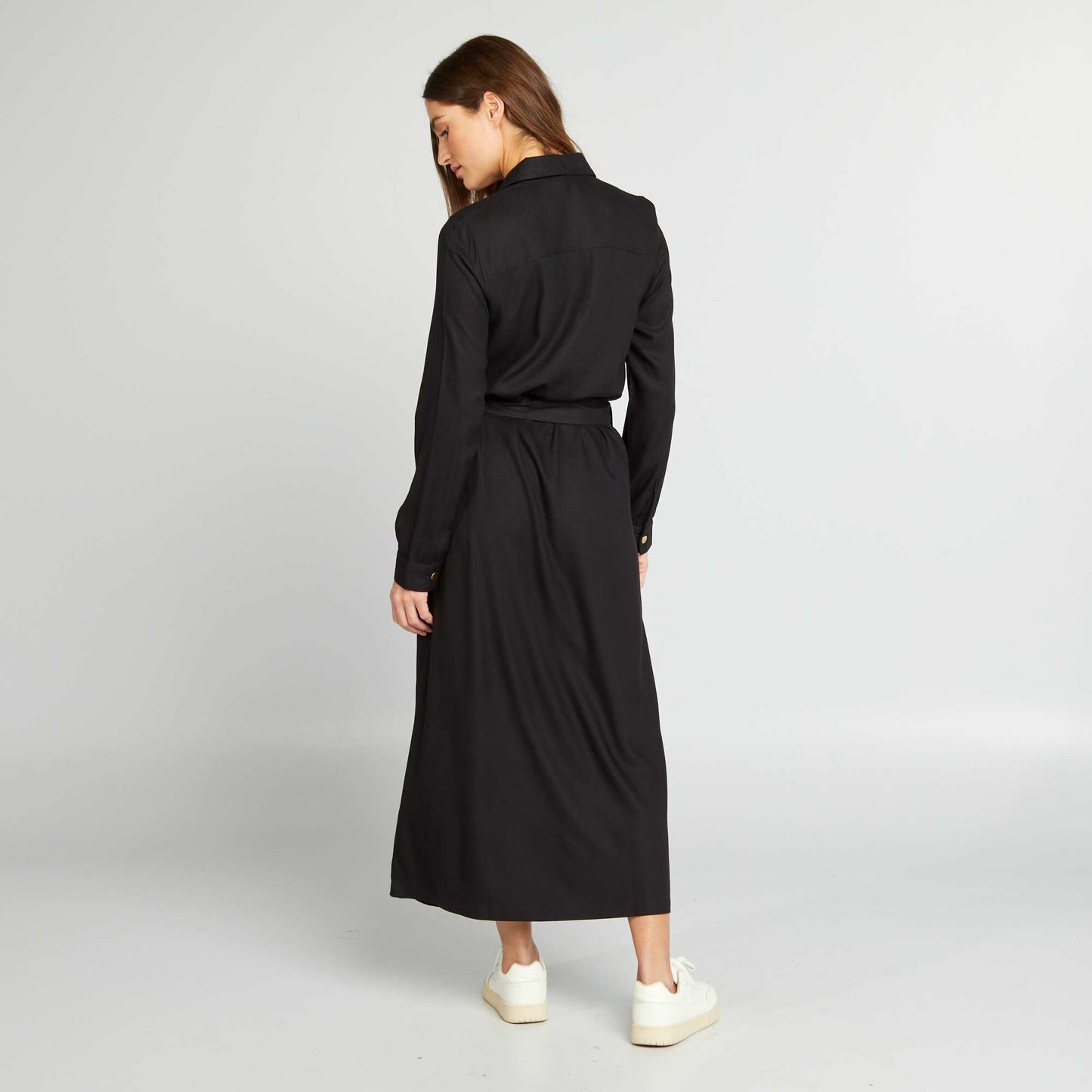 Vestido midi entallado negro