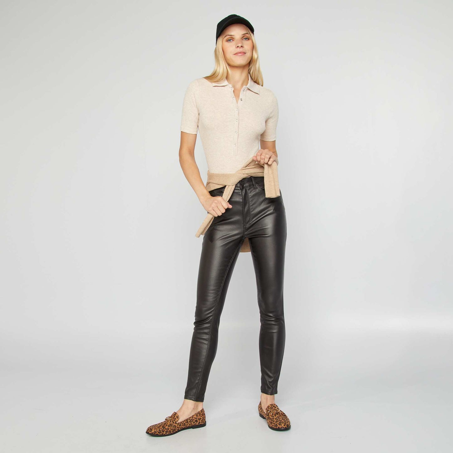 Pantalón de material sintético negro