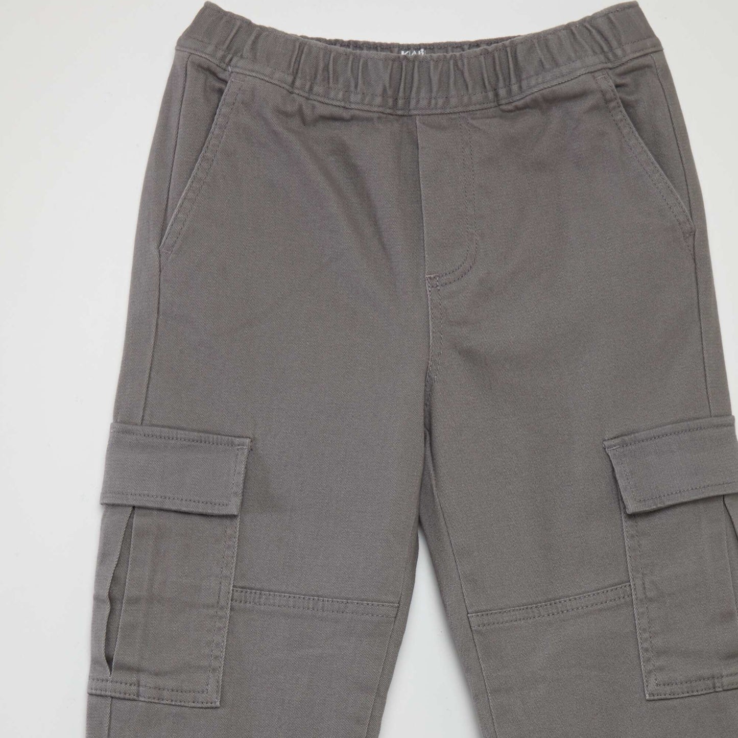 Pantalón multibolsillos con forro interior GRIS