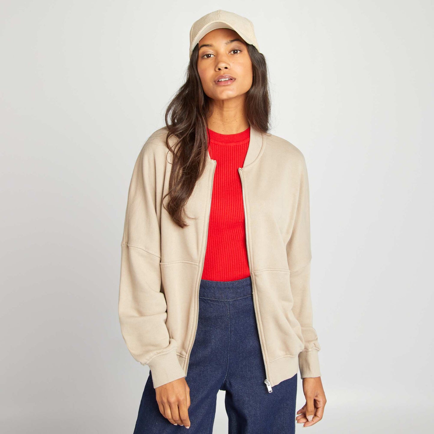 Buzo de chándal oversize con cremallera beige