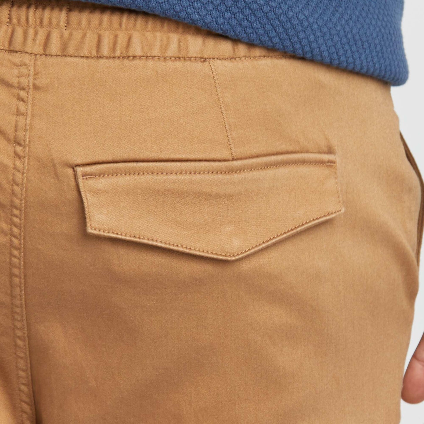 Pantalón con múltiples bolsillos MARRON