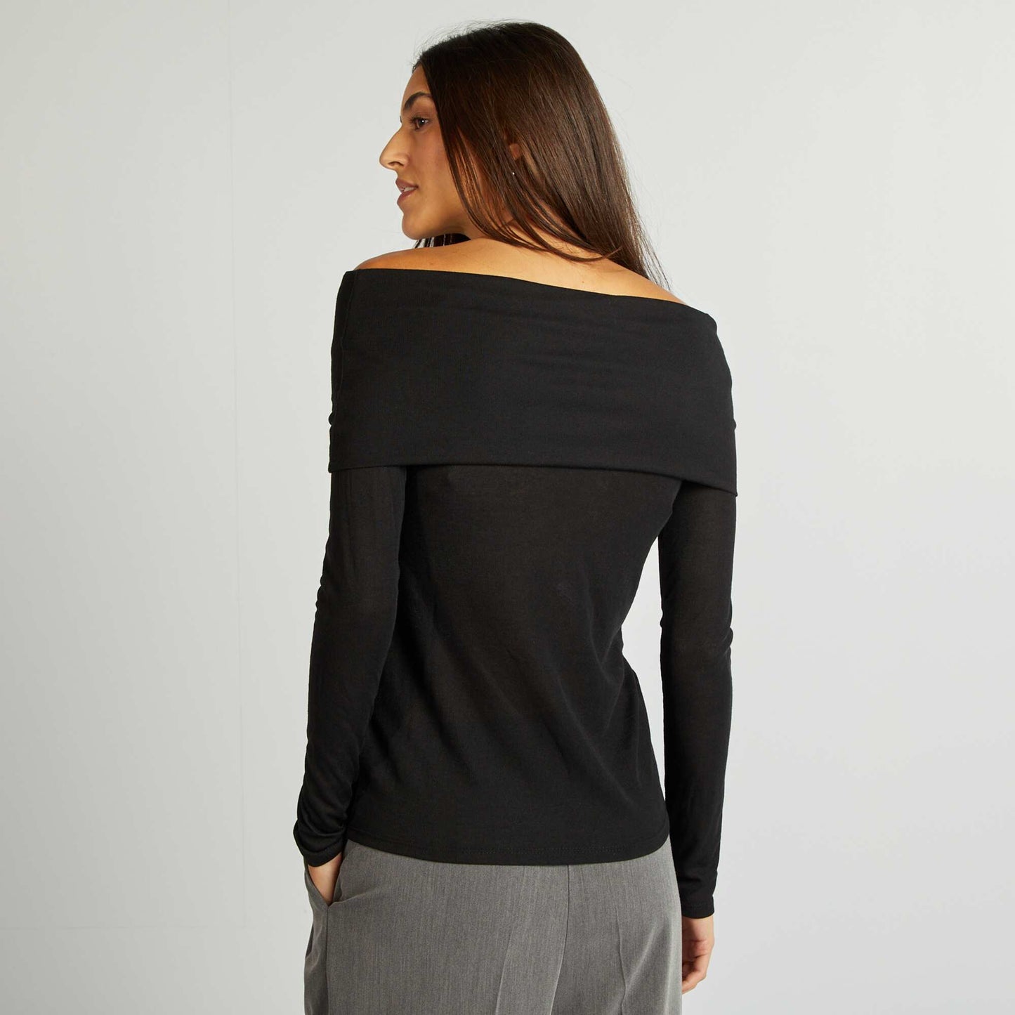 Camiseta con cuello bardot NEGRO