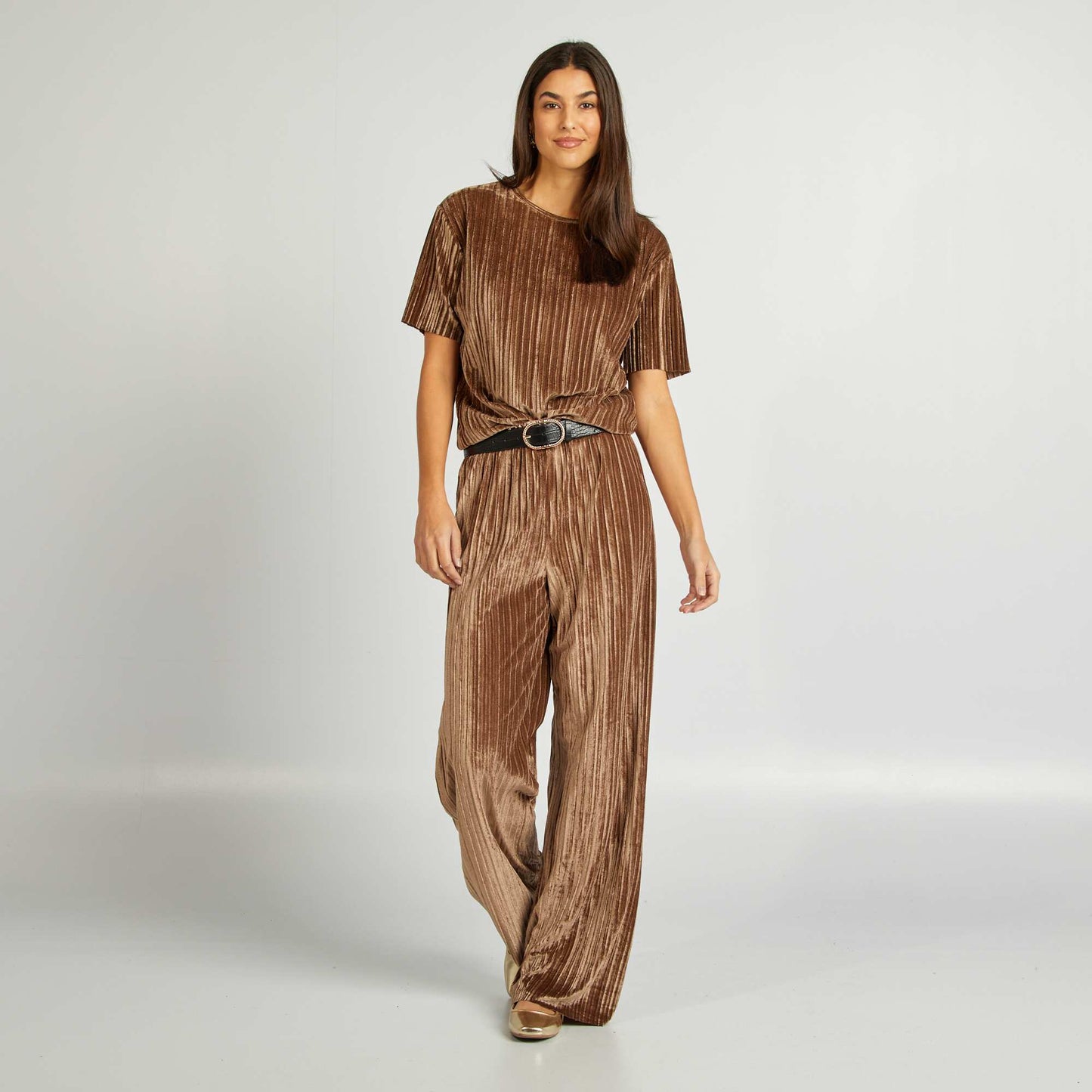 Pantalón ancho de terciopelo plisado MARRON