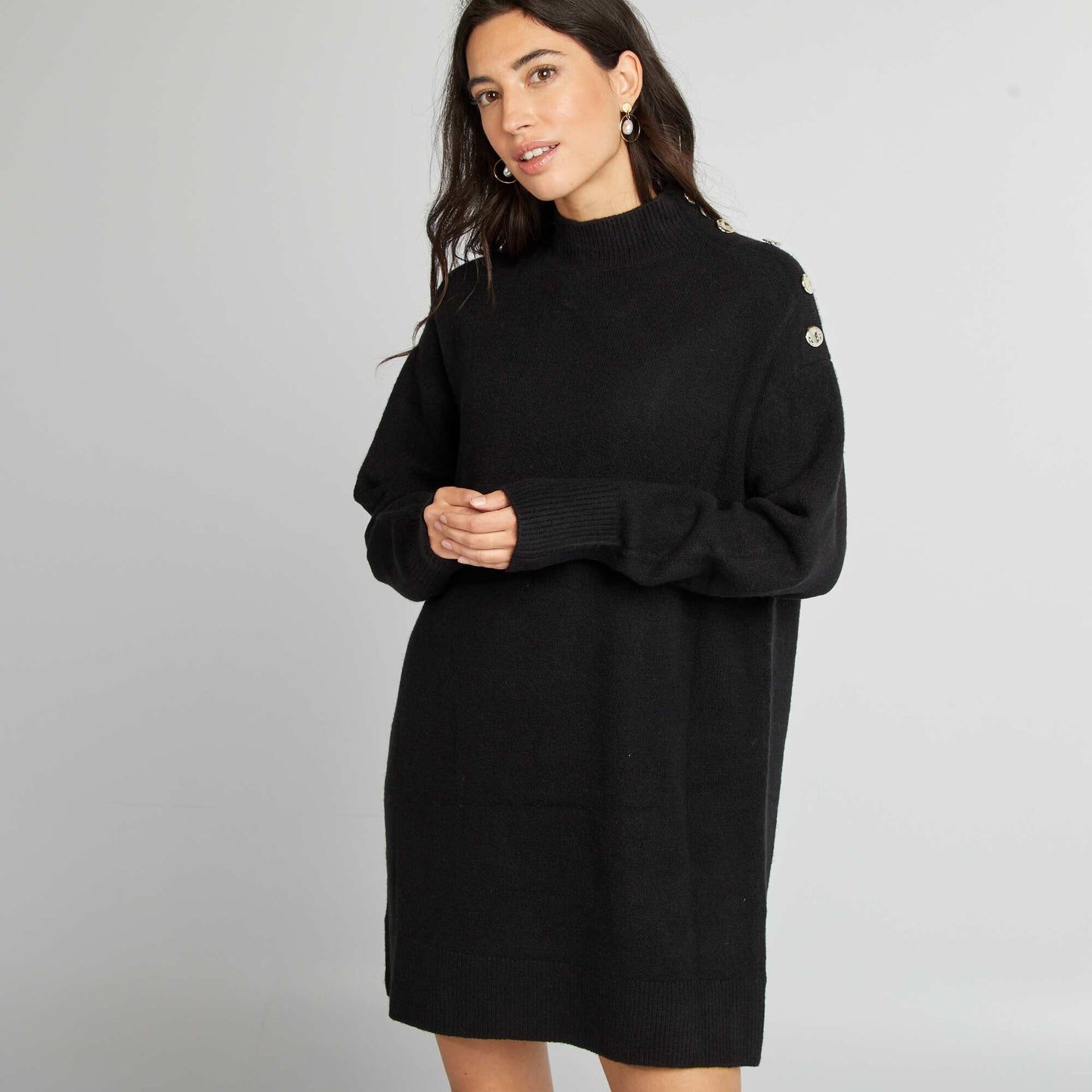 Vestido tipo sweater de punto con cuello alto negro