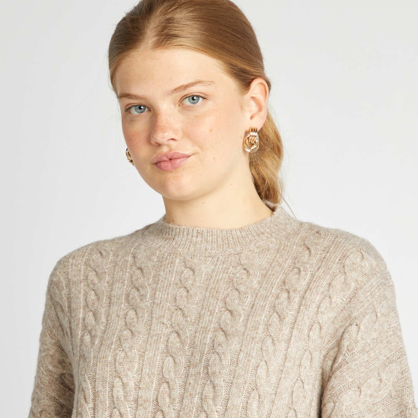 Vestido tipo sweater de punto trenzado BEIGE