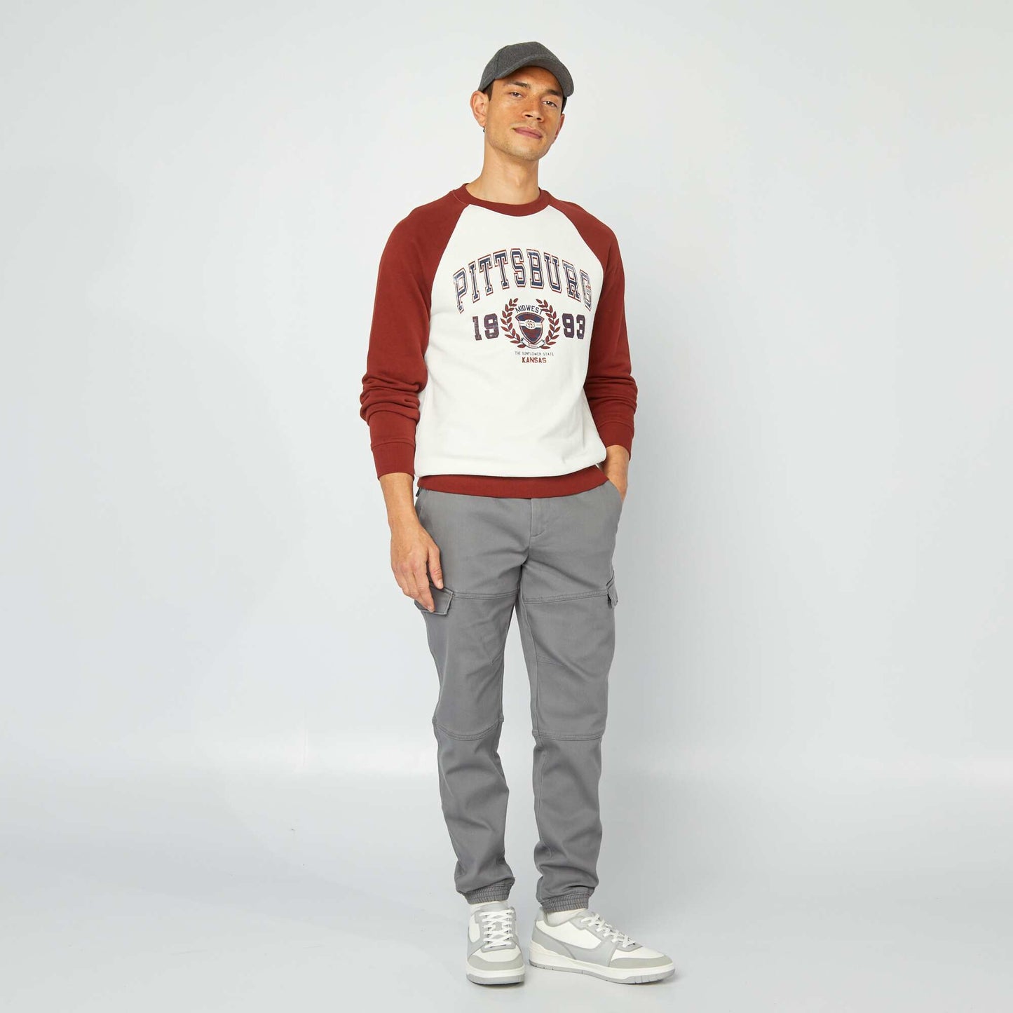 Pantalón multibolsillos liso GRIS