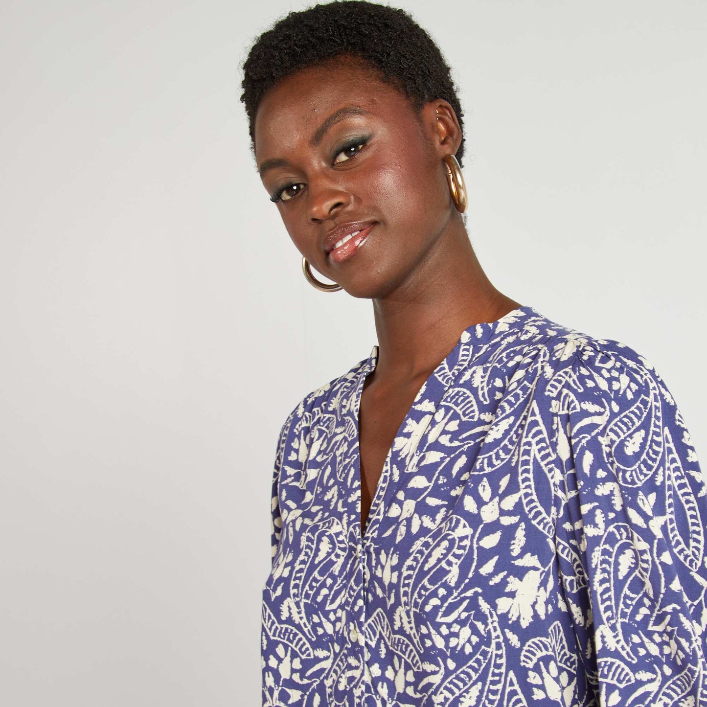 Blusa vaporosa estampada AZUL
