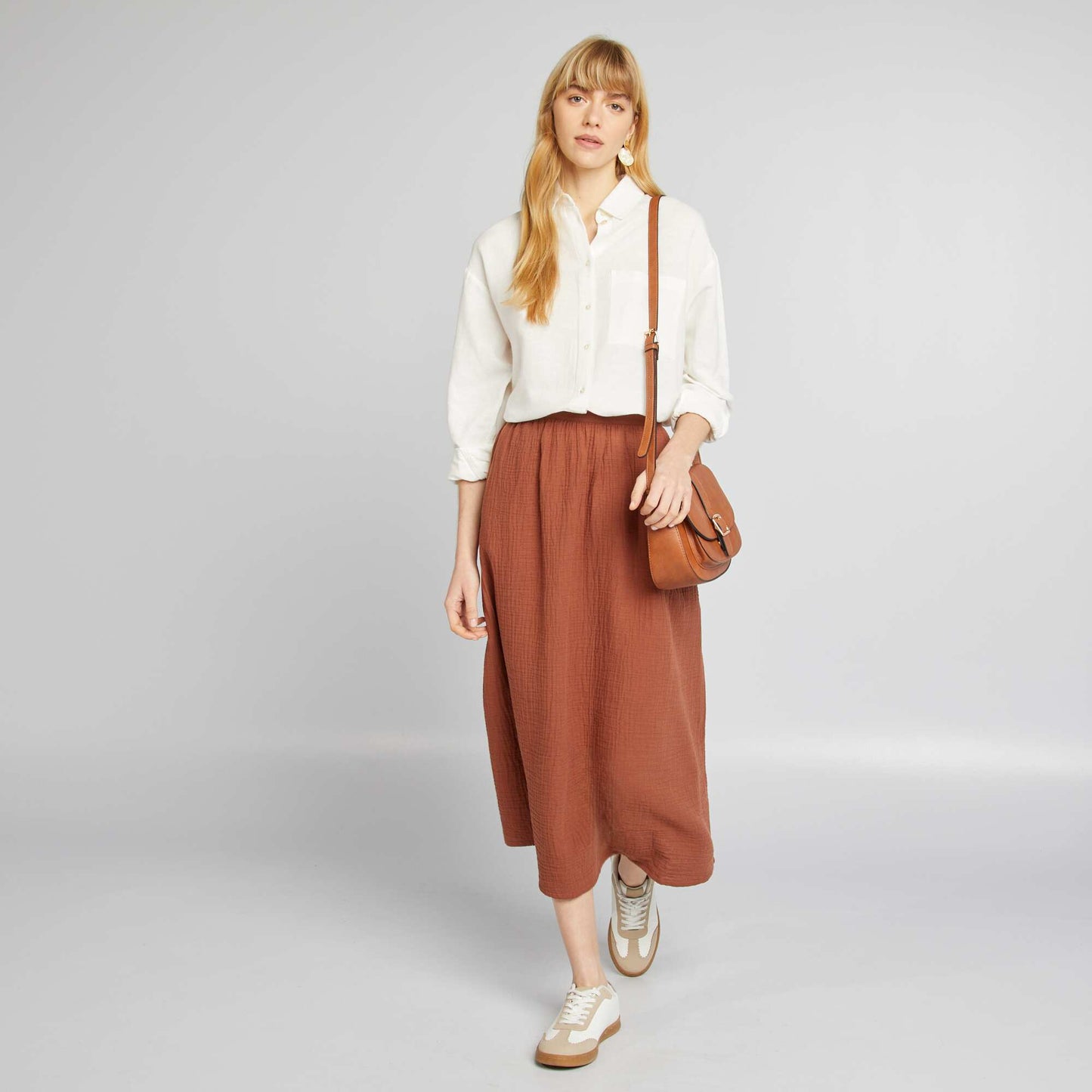 Blusa larga con bolsillo en el pecho con un 20 % de lino BLANCO