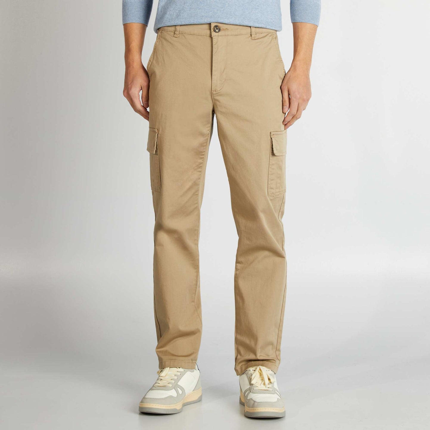 Pantalón con múltiples bolsillos corte recto BEIGE