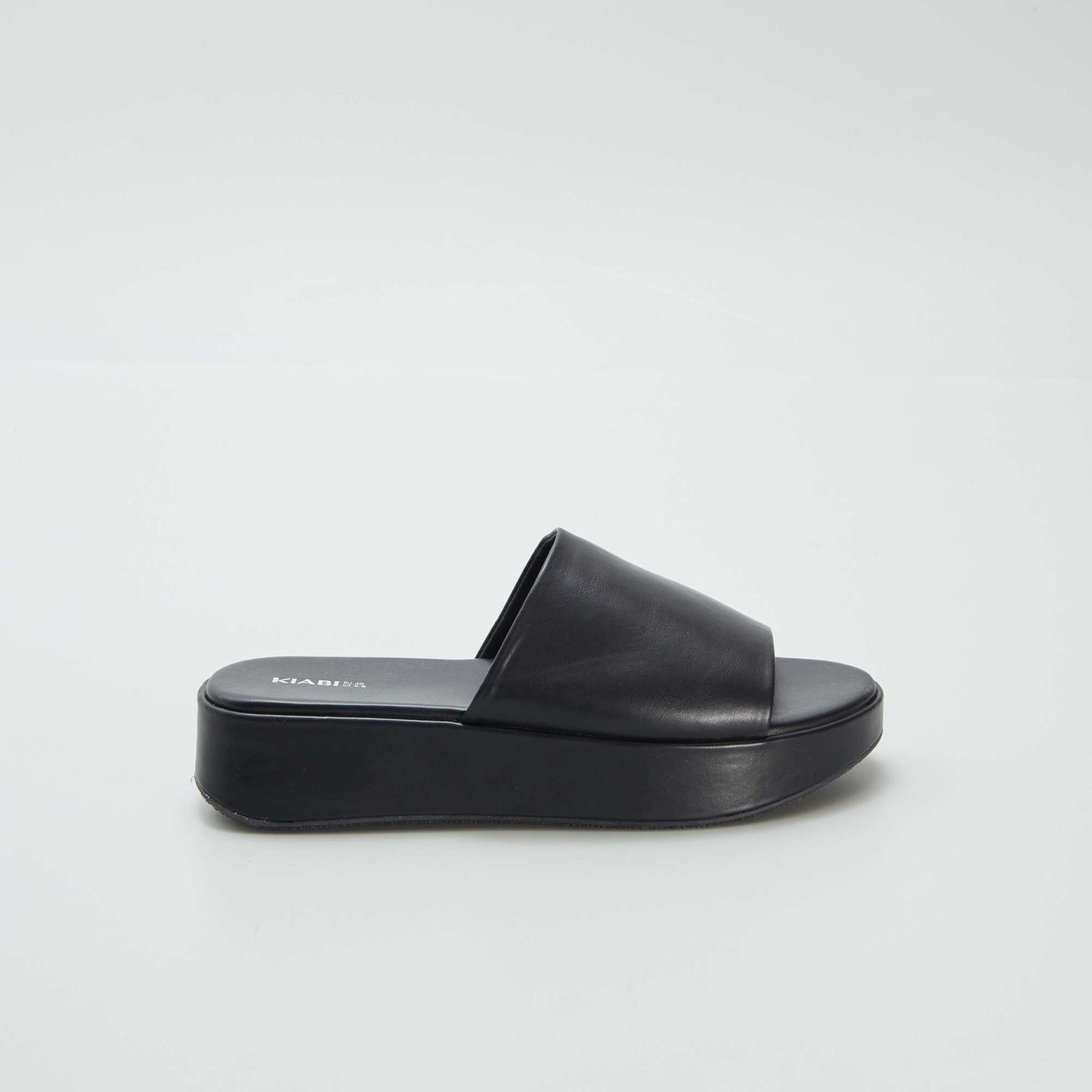 Mules de material sintético con cuña NEGRO