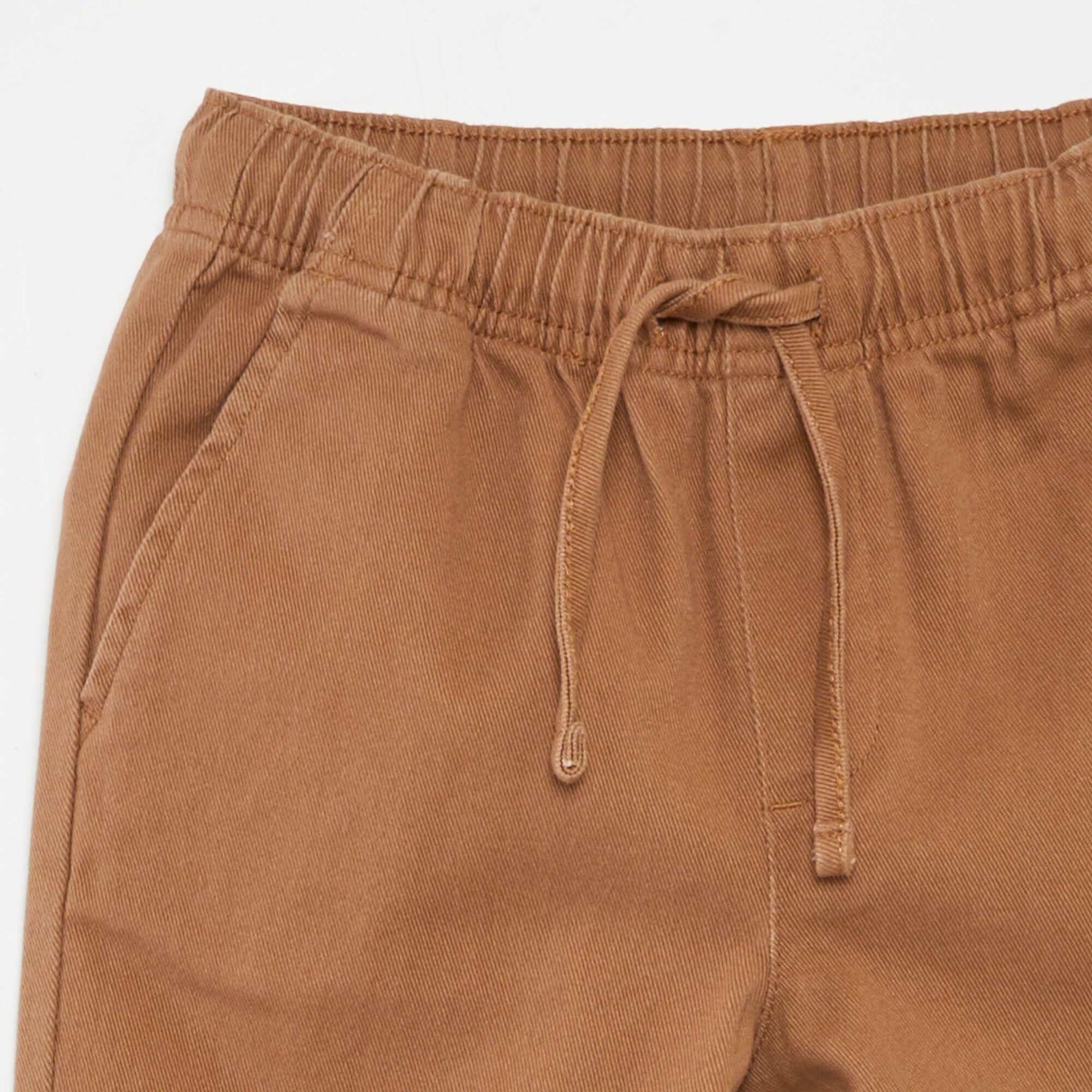Pantalón regular liso BEIGE