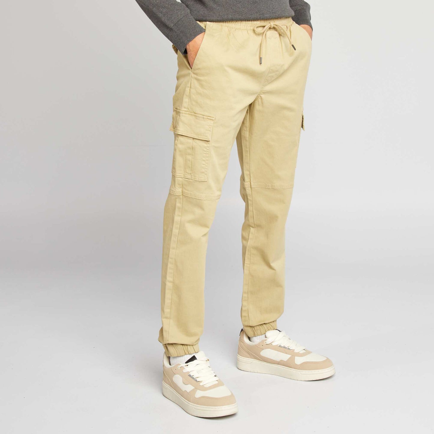 Pantalón con múltiples bolsillos con cintura elástica + cordones VERDE