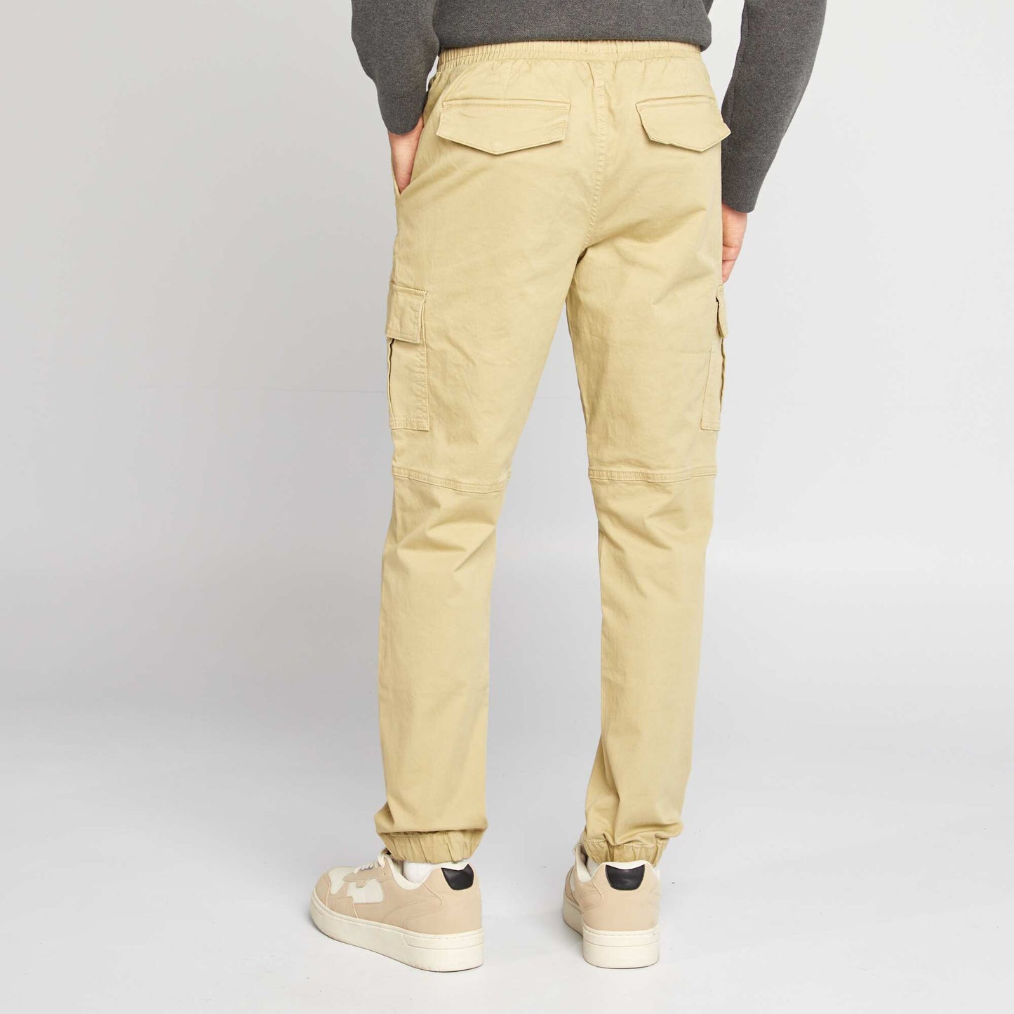 Pantalón con múltiples bolsillos con cintura elástica + cordones VERDE