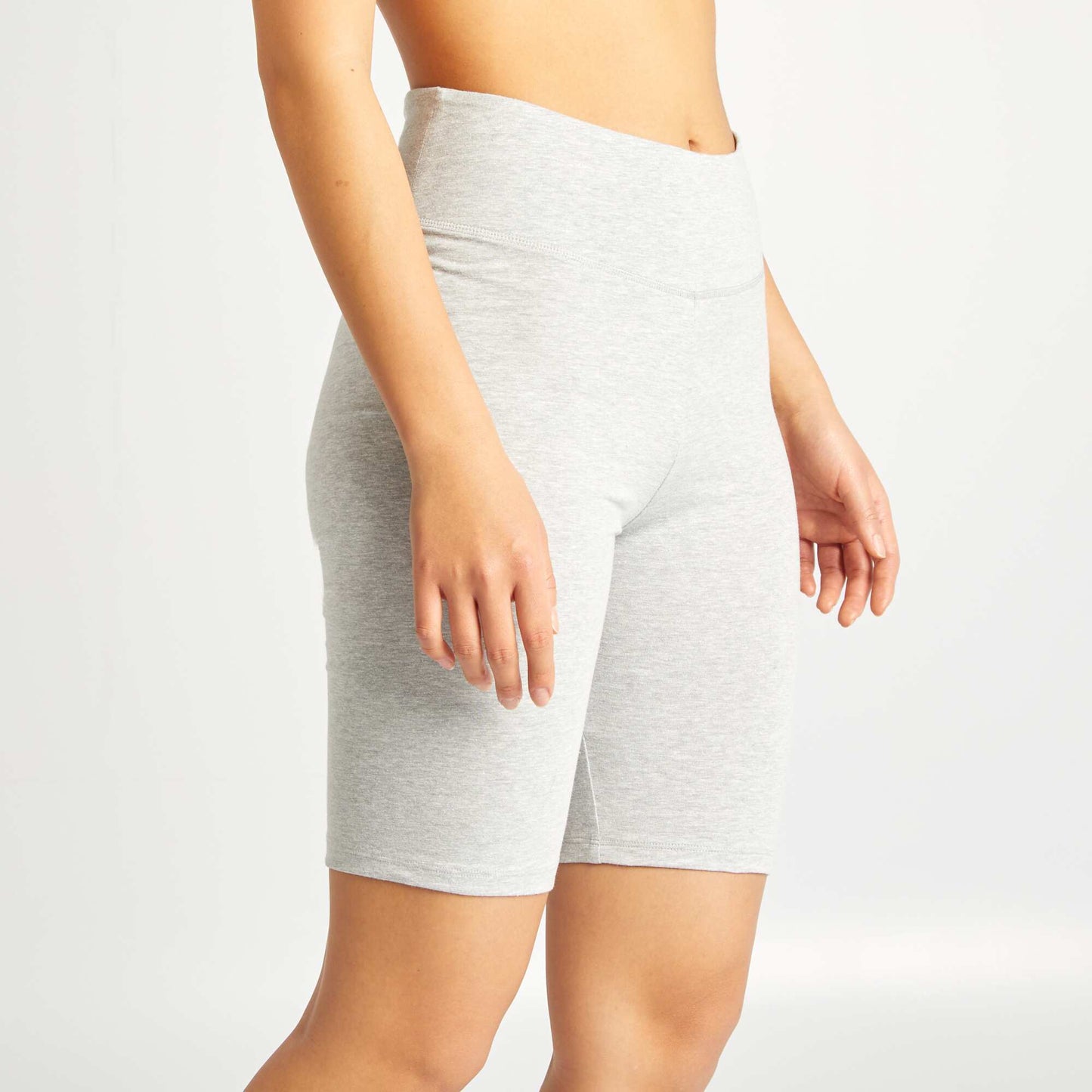 Short tipo ciclista GRIS