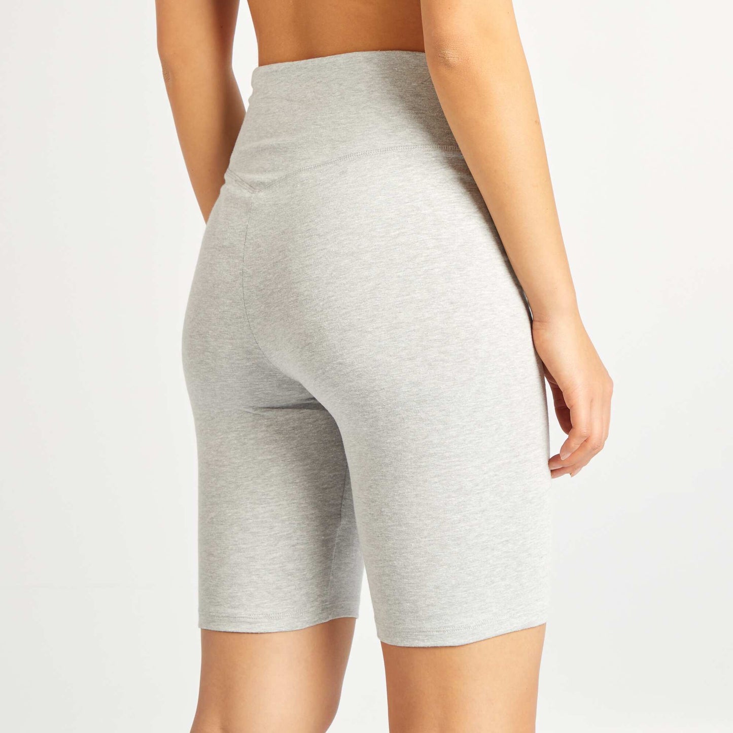 Short tipo ciclista GRIS