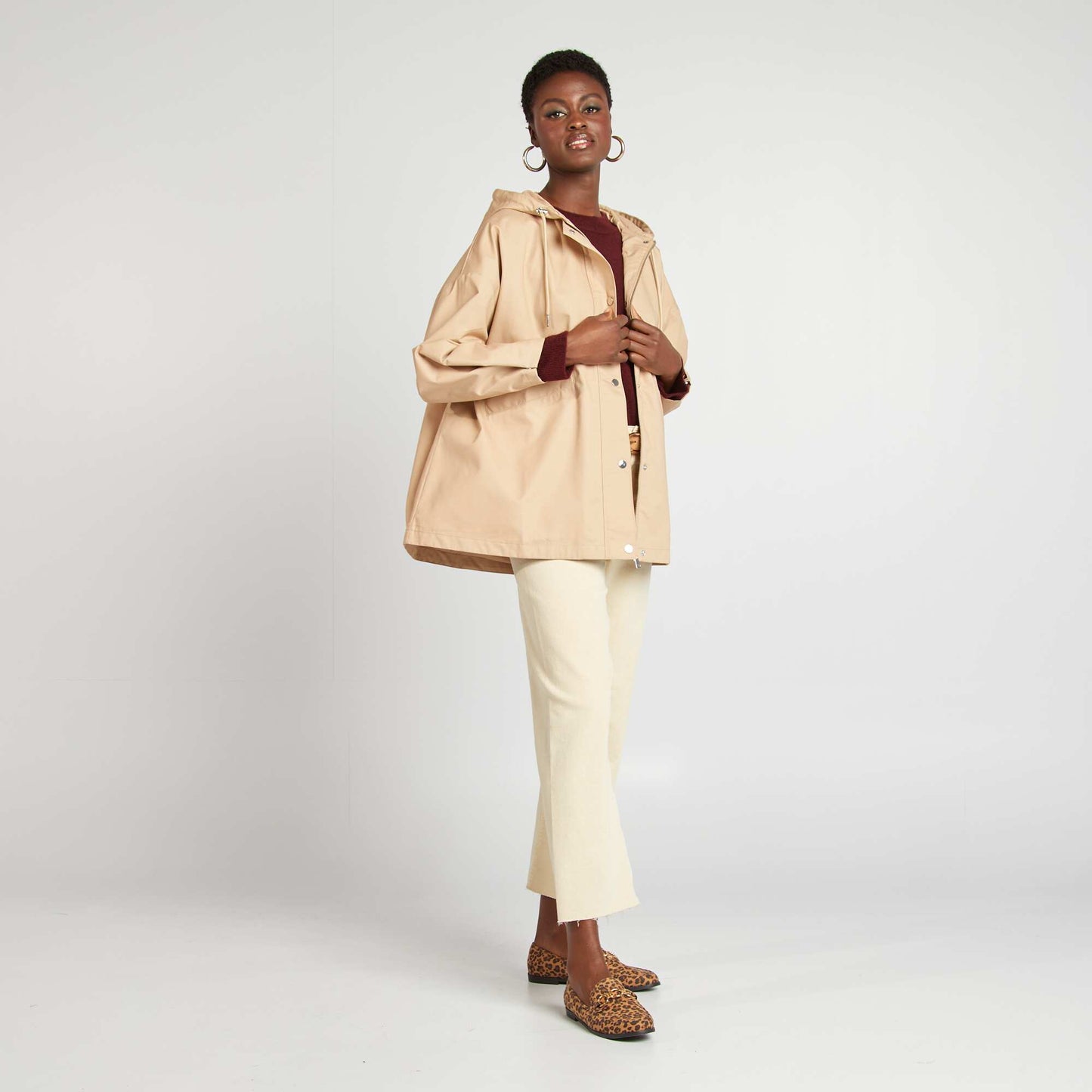 Parka impermeable oversize con capucha BEIGE