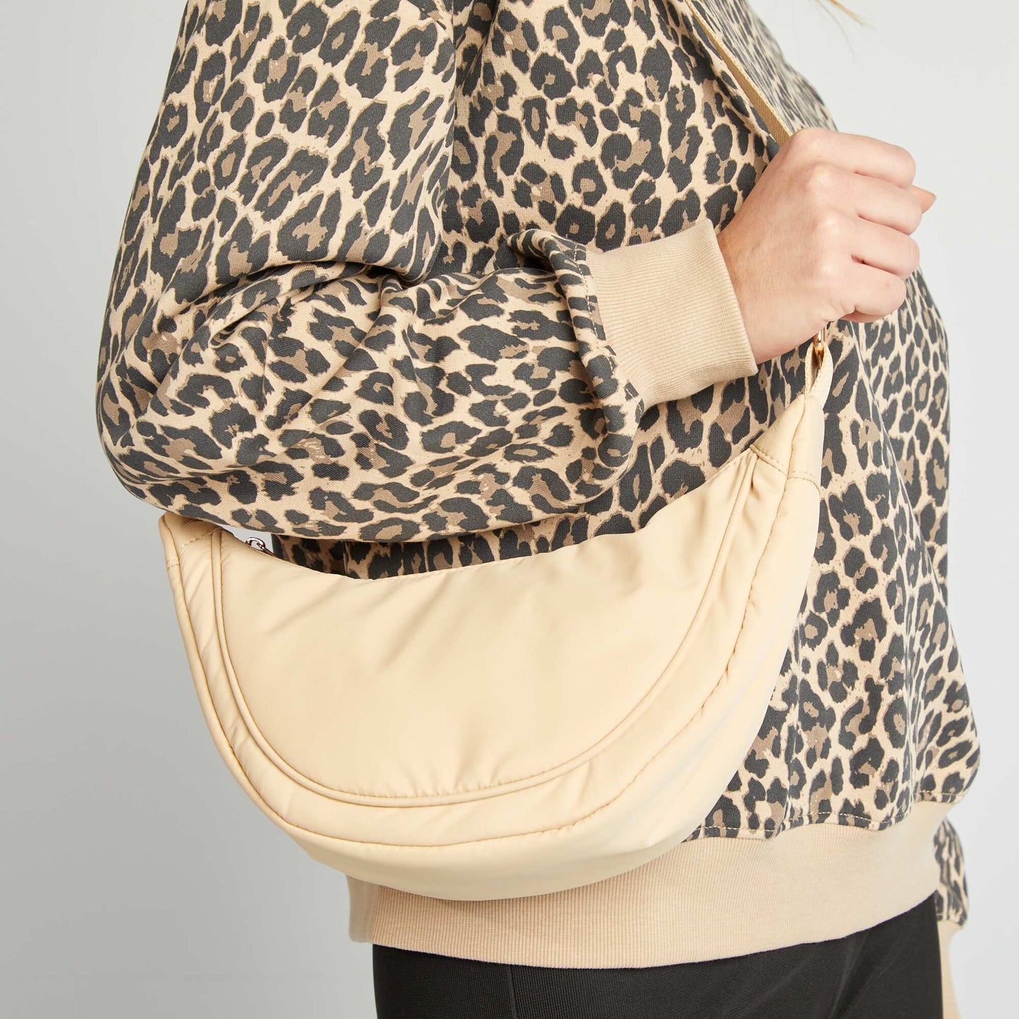 Bolso semicircular de nailon BLANCO