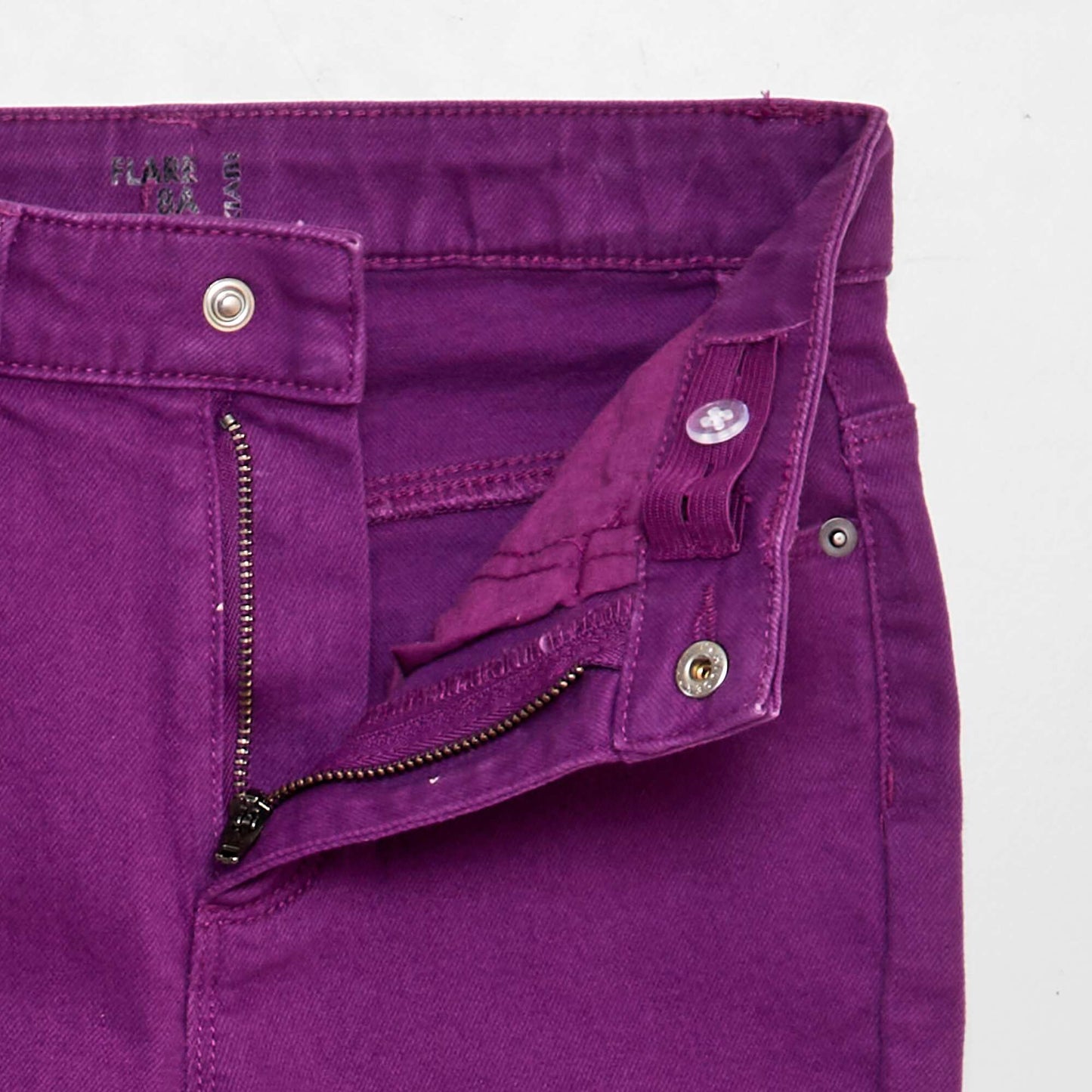 Jean corte flare/bootcut PURPURA