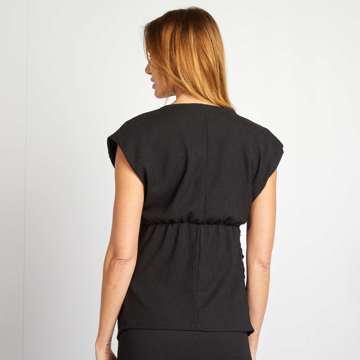 Top de punto de crepé NEGRO