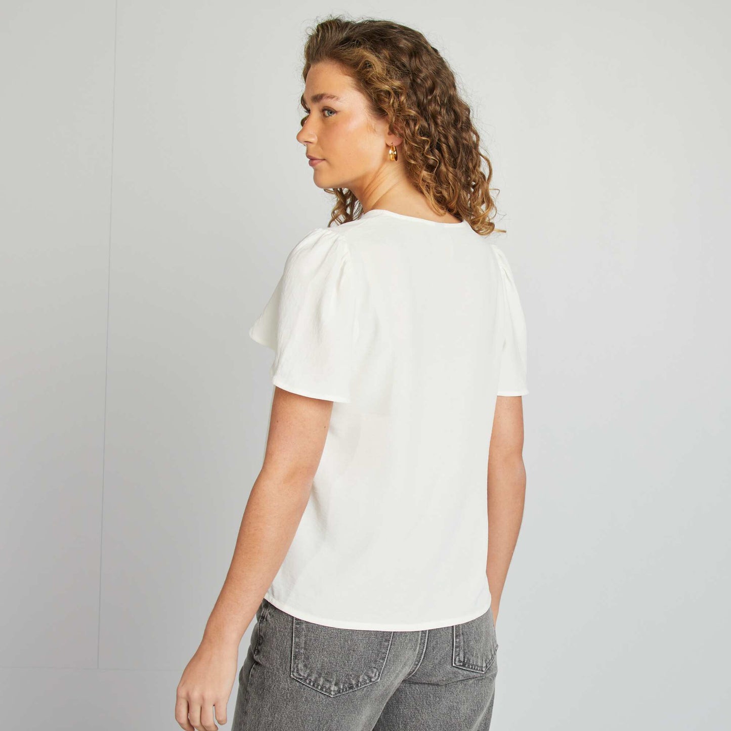 Blusa ligera con volante BLANCO