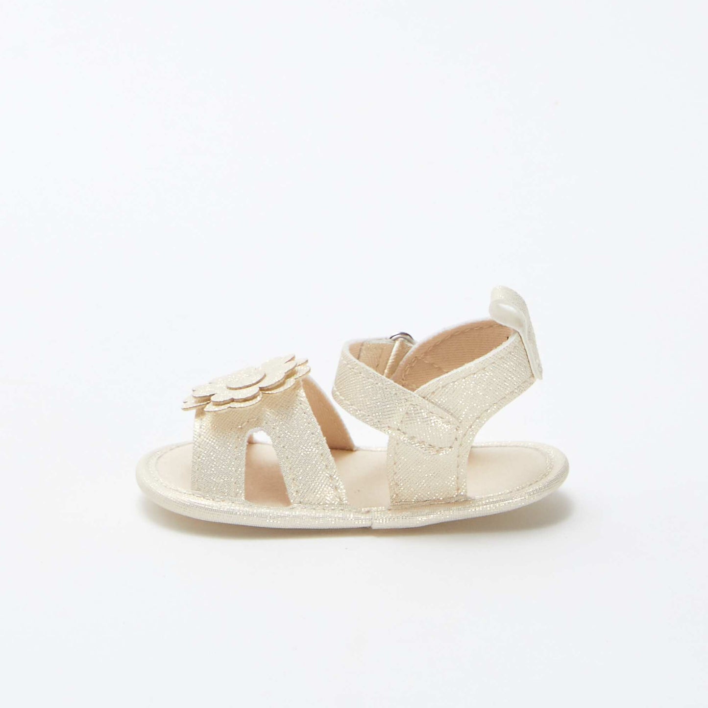 Sandalias irisadas con velcro y detalle de flor BEIGE
